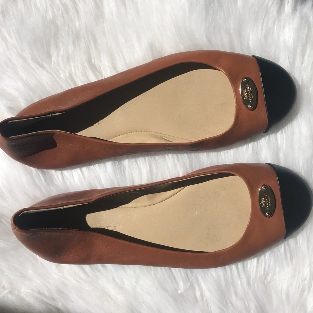 LIKE NEW - COACH Leather Ballet Flats